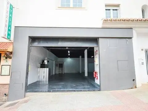 Local comercial en calle calle Sierra de Laujar, 16