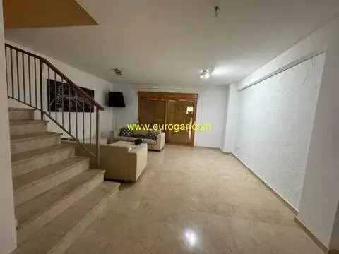 Casa adosada en Chiva