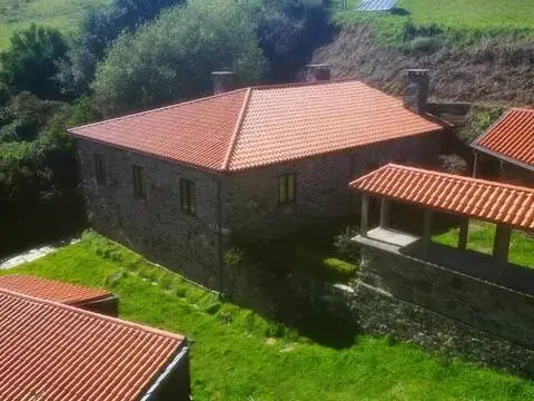 Casa rústica en calle Lugar Bacariza, 1