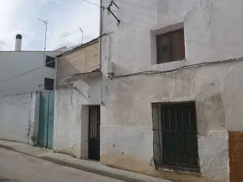 Casa adosada en Barajas de Melo