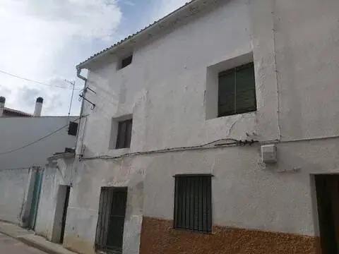 Casa adosada en Barajas de Melo
