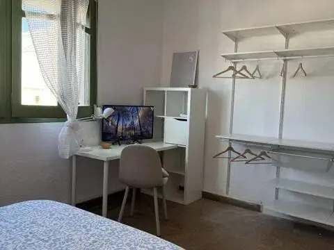 Habitación en calle del Hospital