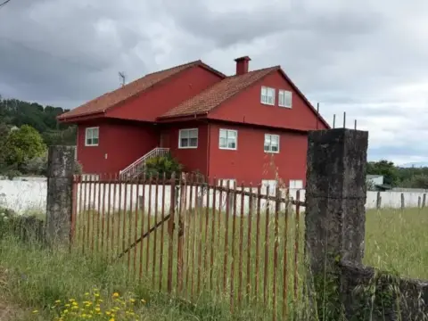 Chalet en Ponteareas
