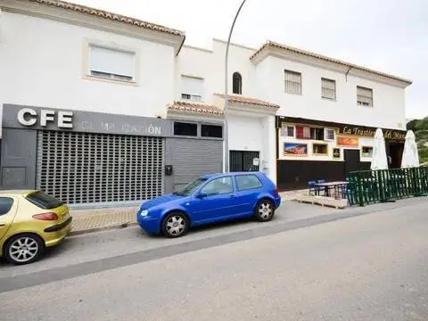 Local comercial en calle calle Sierra de Laujar, 6