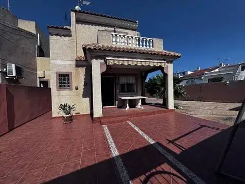 Chalet en calle Lejona