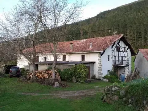 Casa rústica en Barrio de Lekerika