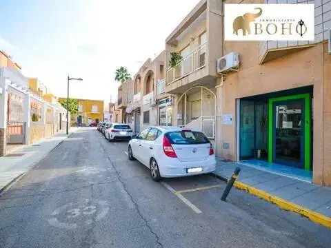 Local comercial en calle de Murillo