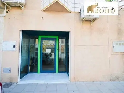 Local comercial en calle de Murillo