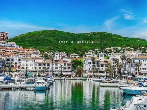 Piso en Urbanización El Hacho-La Duquesa Golf