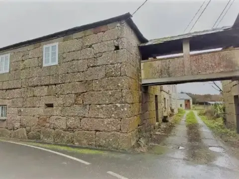 Chalet en calle Lugar Cacabelos, 11