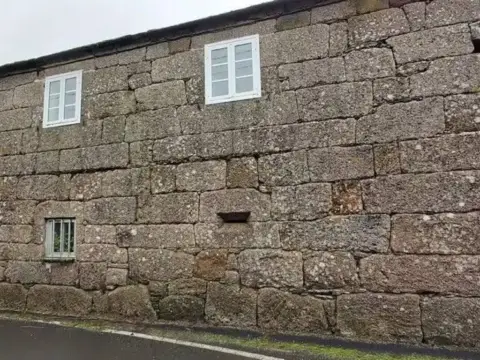 Chalet en calle Lugar Cacabelos, 11