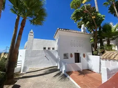 Casa adosada en calle Lugar Urbanizacion Zahara de Istan, 1 -D