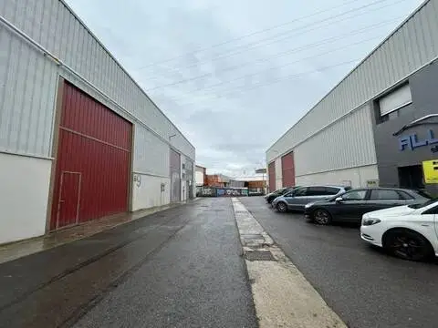 Nave industrial en calle de José María Iparragirre