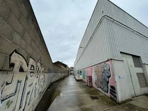 Nave industrial en calle de José María Iparragirre