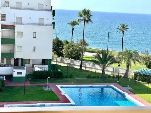 Piso en calle del Paseo Marítimo