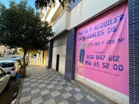 Local comercial en Avenida Virgen del Carmen