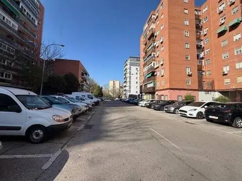 Piso en Naranjo-La Serna