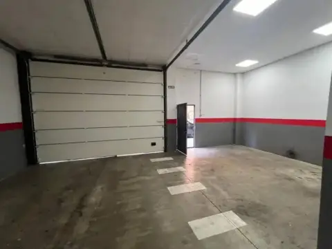 Local comercial en calle Juan de Toledo