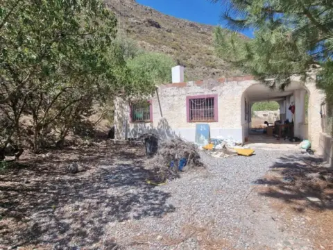 Casa rústica en Íllar