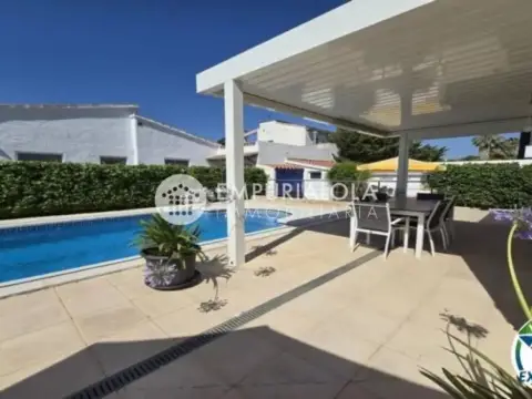 Chalet en Carrer del Montseny