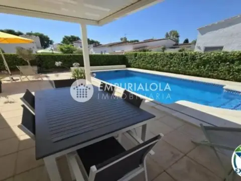 Chalet en Carrer del Montseny