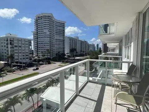 Piso en calle Collins Avenue, 5601