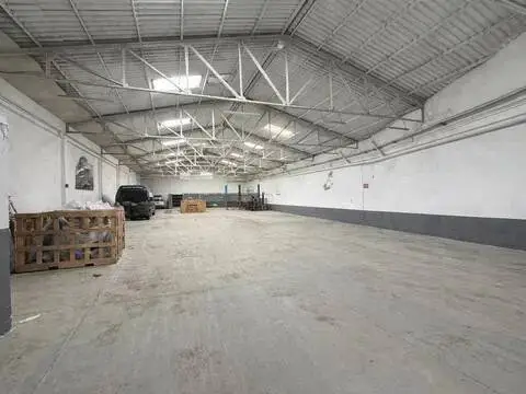 Nave industrial en El Higueral-Palacio de Deportes Martín Carpena
