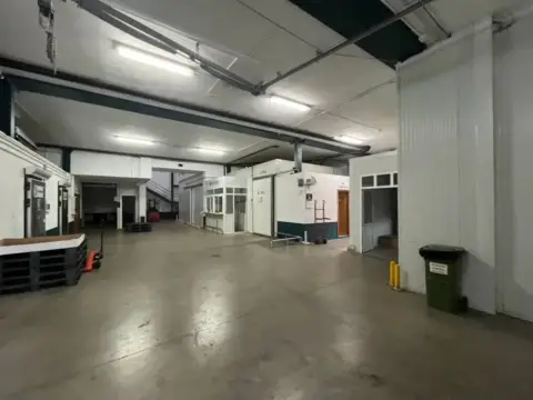 Nave industrial en Villanueva de La Jara