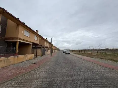 Casa adosada en Parla Este