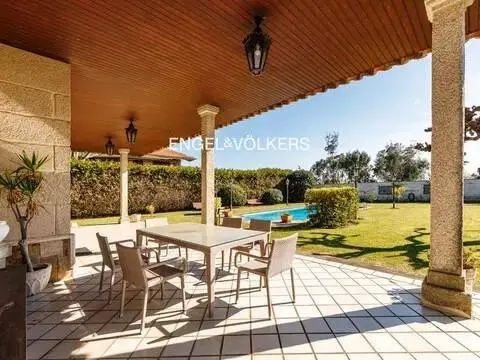 Chalet en Coruxo-Oia-Saiáns