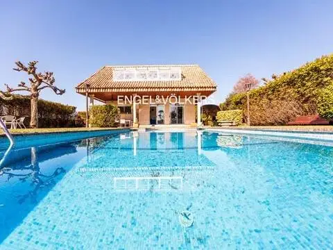 Chalet en Coruxo-Oia-Saiáns
