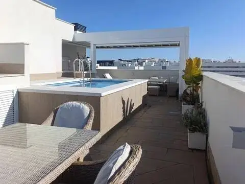 Ático en Poniente-Norte-Miralbaida-Parque Azahara