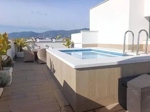 Ático en Poniente-Norte-Miralbaida-Parque Azahara