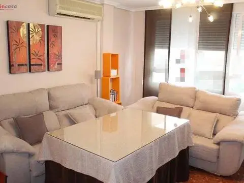 Piso en Santa Rosa-Valdeolleros