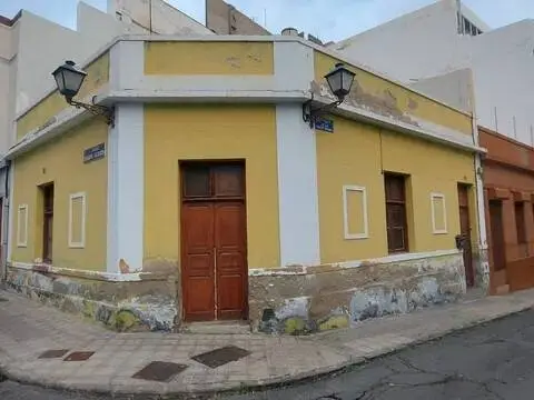 Casa en calle de Julián Romero Briones