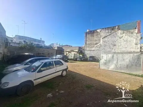 Terreno en calle de los Alamillos