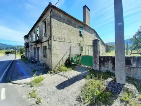 Casa rústica en calle Po-340, 75A