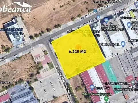 Terreno en calle de Francisco Umbral