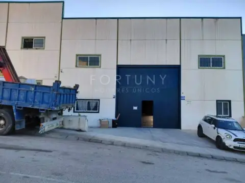 Nave industrial en calle Emilio Prados