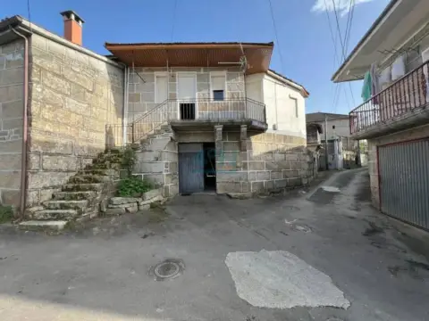 Chalet en San Cibrao Das Viñas (Capital)