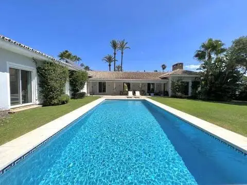 Chalet en El Paraíso-Atalaya-Benamara