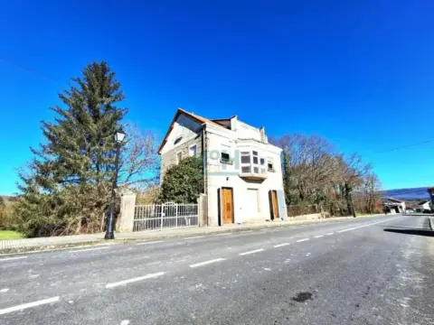 Chalet en Baños de Molgas