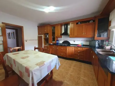 Chalet en calle de Pintor José María Parraga