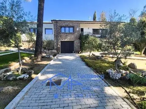 Chalet en Pelayos de La Presa
