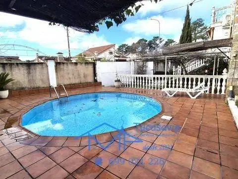 Chalet en La Adrada