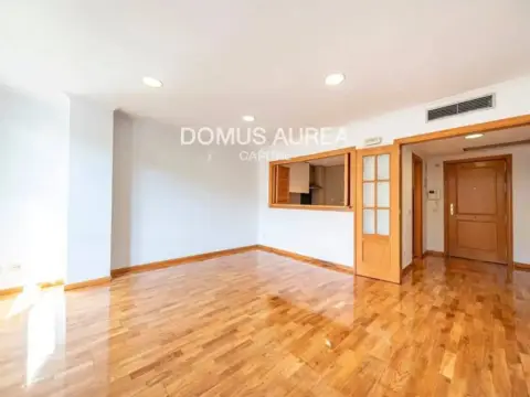 Piso en Cuatro Caminos