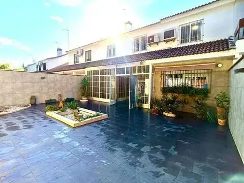 Casa adosada en Plaza de Toros-La Guija-Santa María-Ciudad Jardín-Los Rosales