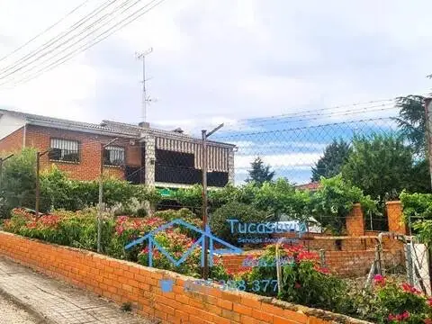 Chalet en Pelayos de La Presa