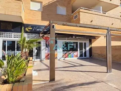 Local comercial en calle Maria Zambrano