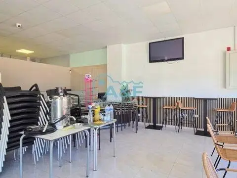 Local comercial en calle Maria Zambrano